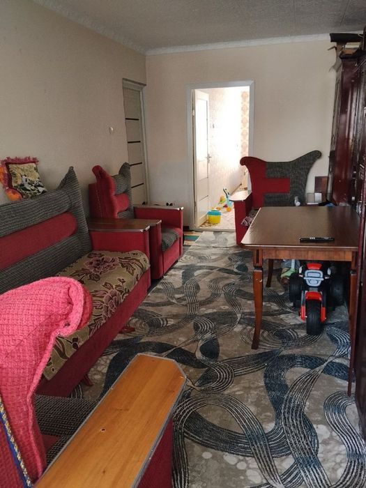 2х комнатная на 2 этаже в 1 микрорайоне