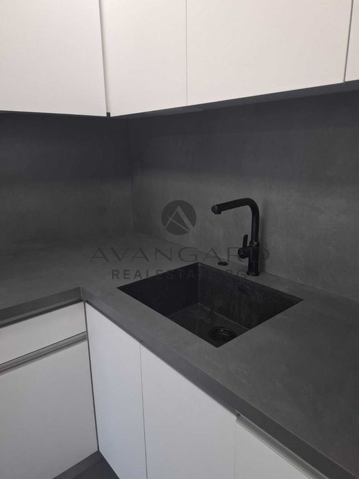 оф.23764 Луксозен четиристаен/ Център