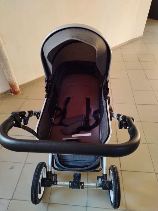 Коляска в отличном состояний !