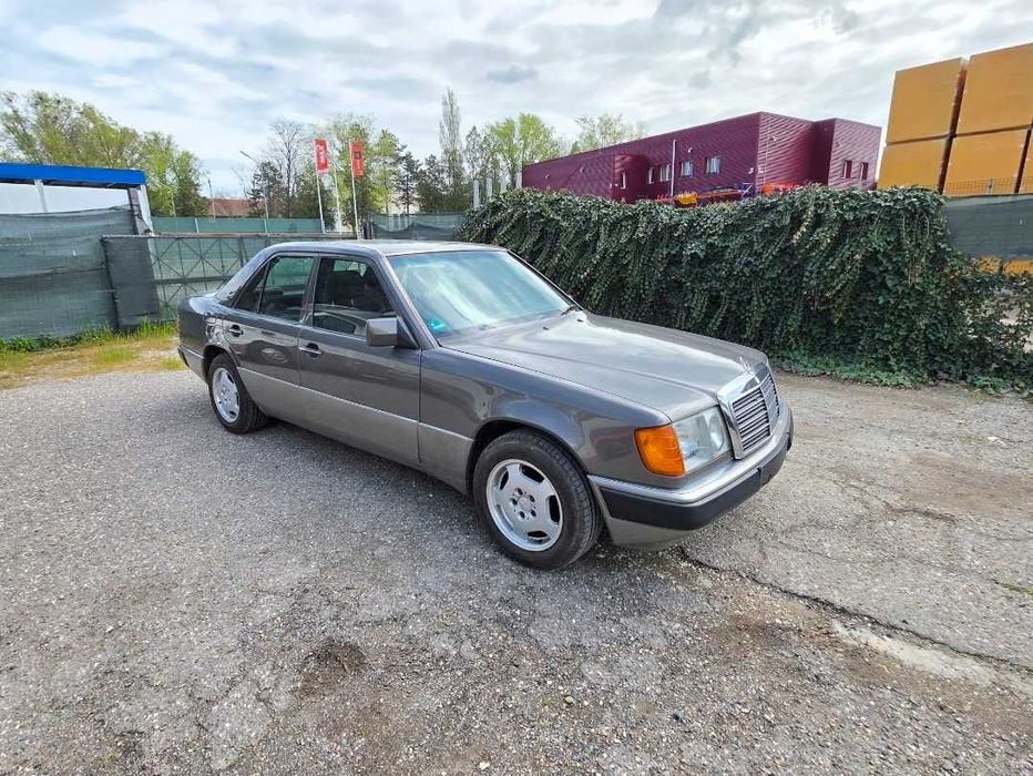 MERCEDES-BENZ E-Class 1992
