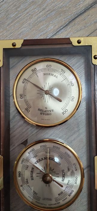 Termometru barometru hidrometru
