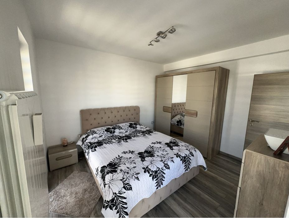 Vand casa cu piscina in Comuna Berceni