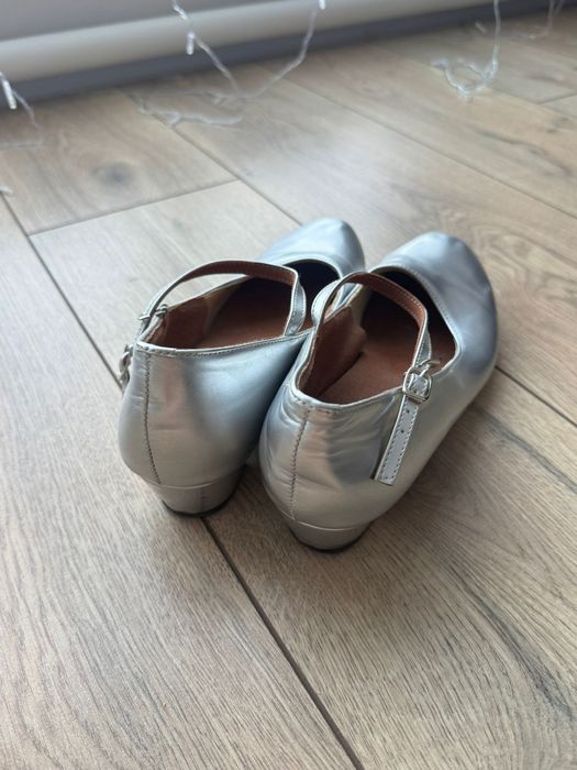 Продам туфли для танцев