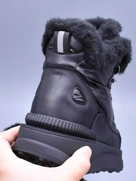 Продам новые зимние ботинки