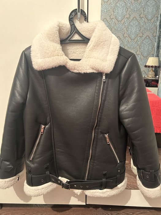 Продам черную дубленку