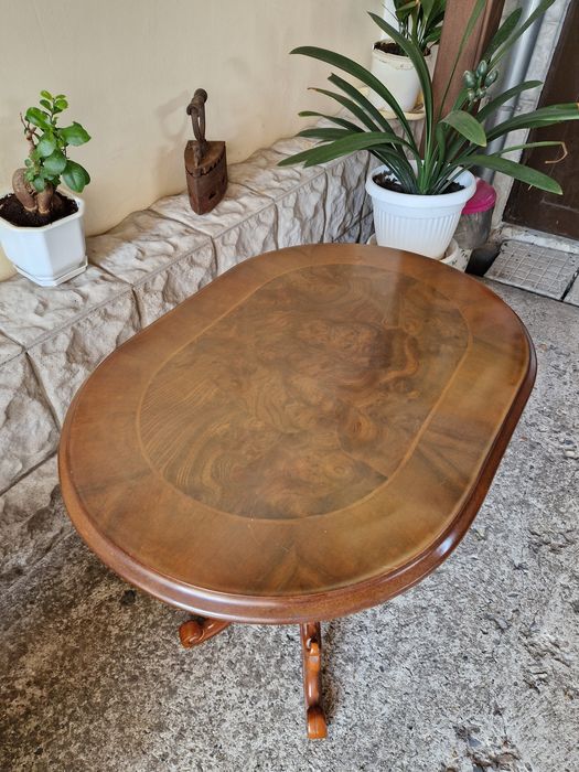 Антикварна страхотна английска дървена масичка с интарзия