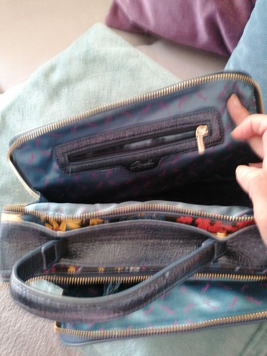 Дамска модерна чанта Axel.