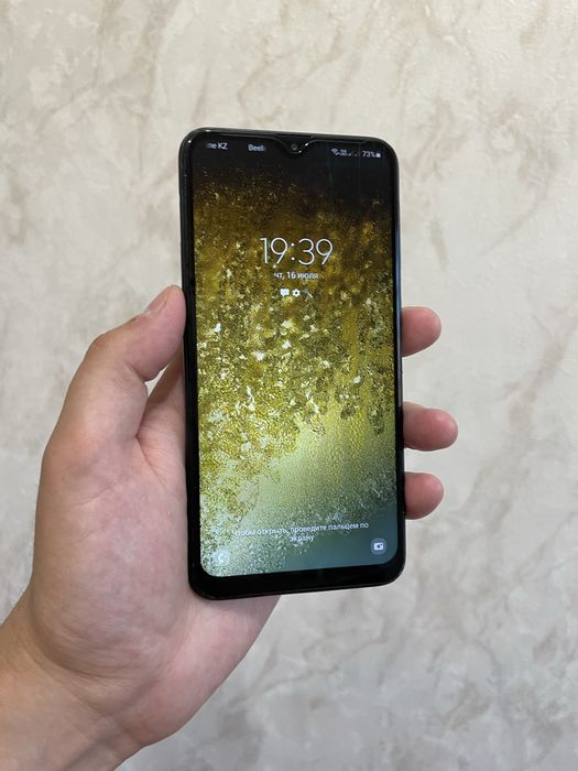 Продам Samsung A10.