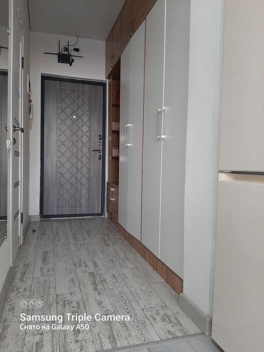 Продам квартиру  2-х комнатную студию