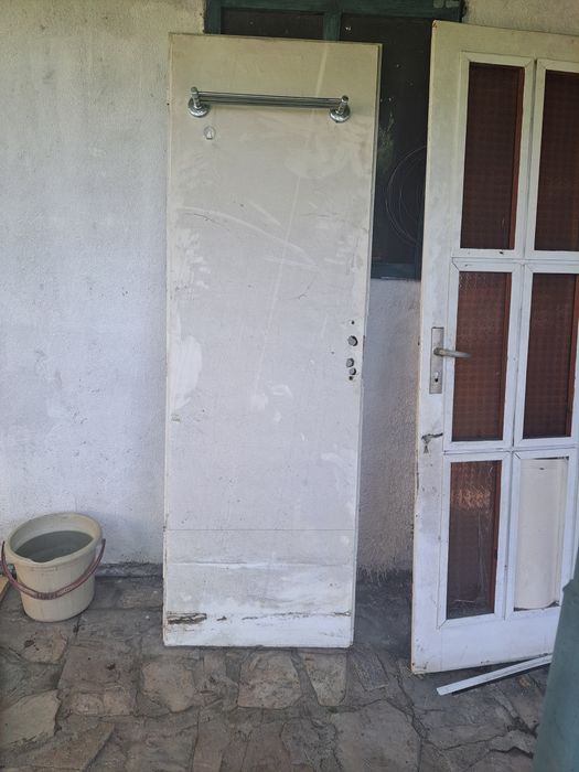 Дървени врати от панелен апартамент