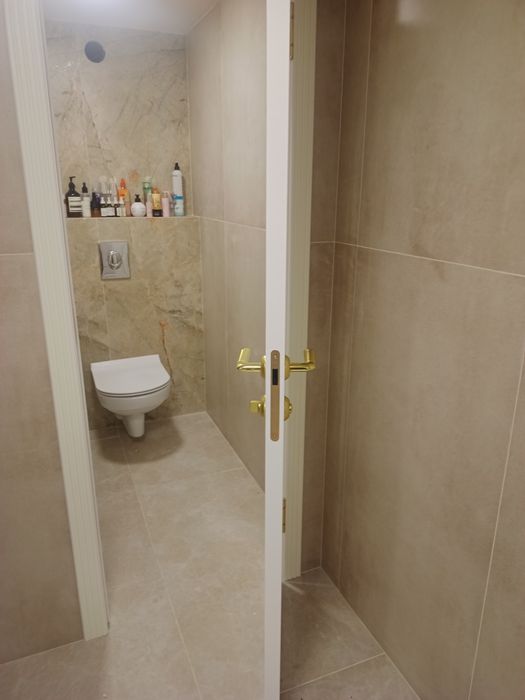 Установка межкомнатных дверей