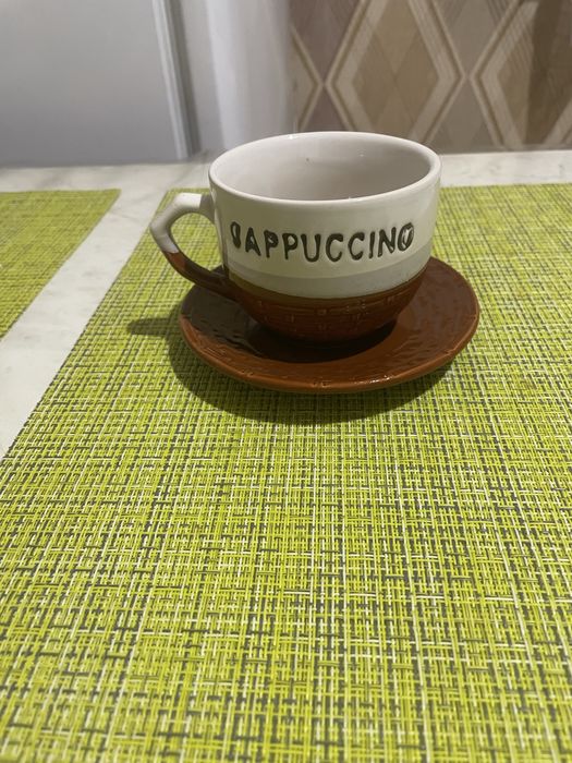 Продам чашки с блюдцами