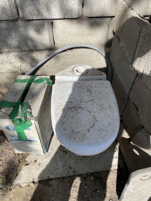 Продам унитаз срочно