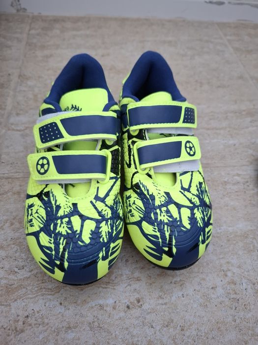 Pantofi fotbal crampoane