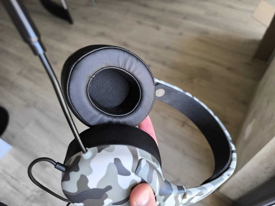 Чисто нови слушалки