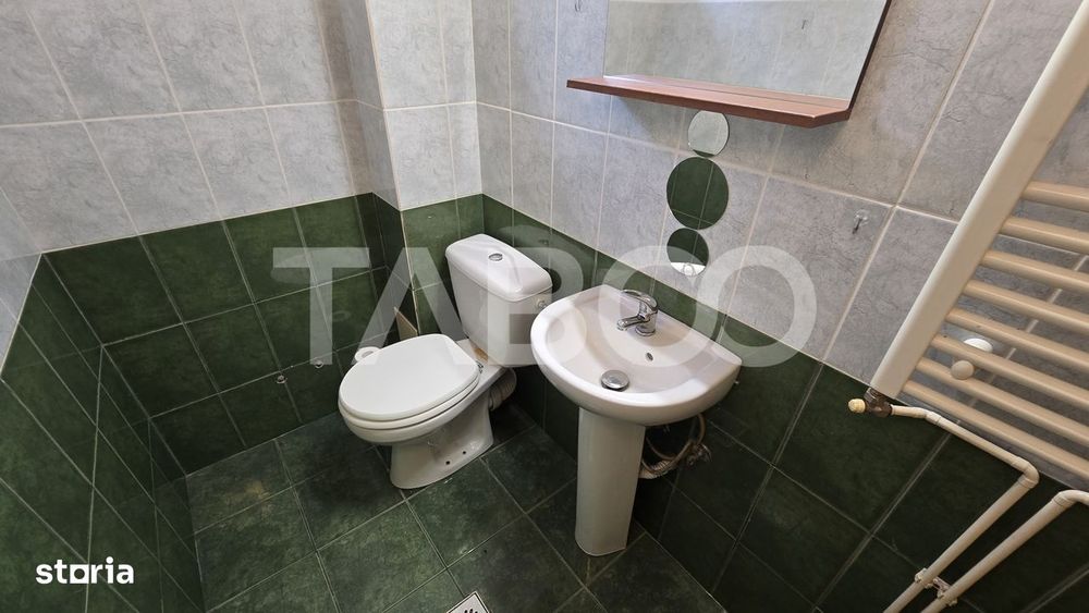 Casa de inchiriat 3 camere si 425mp curte libera in Sura Mare