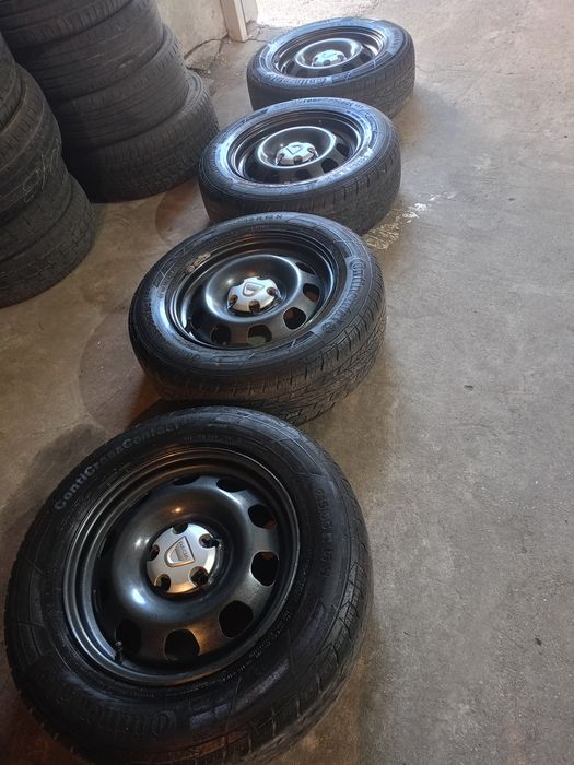 Dacia Duster 215/65/16 Continental