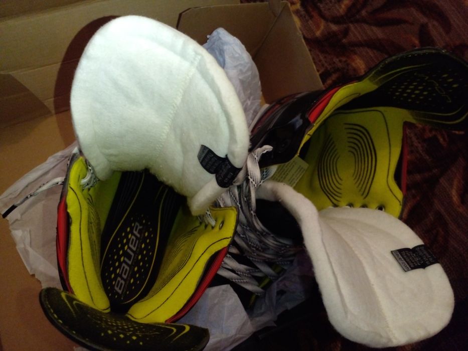 Продам коньки новые