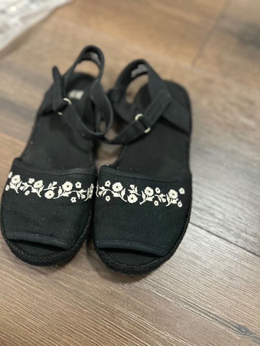 Сандали за момиче