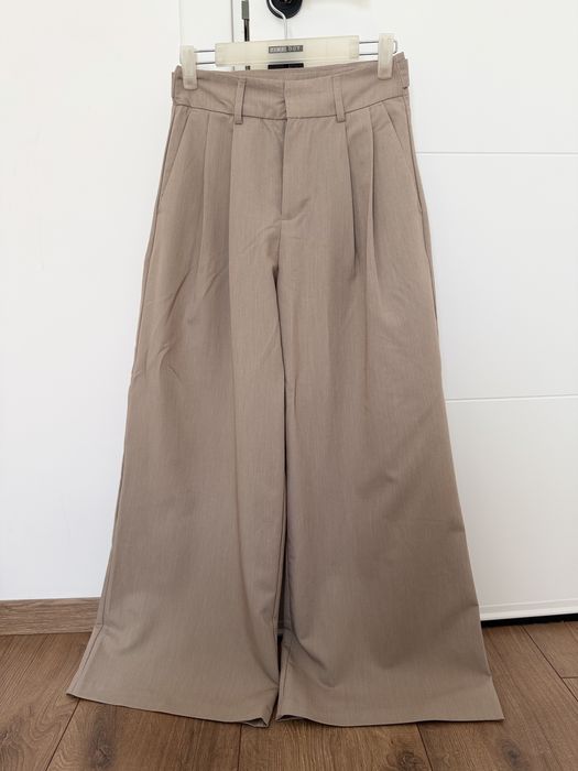Дамски костюм Stradivarius