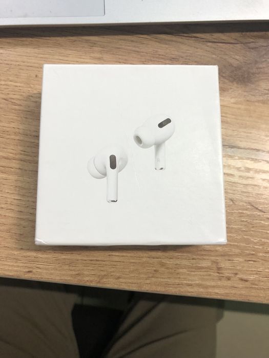 AirPods наушники