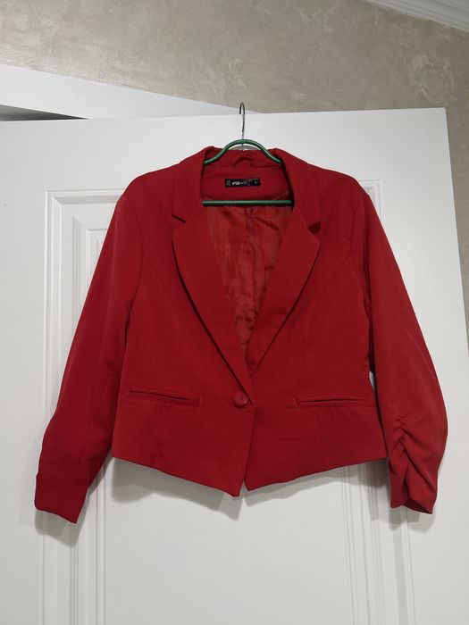 Продается женские одежды