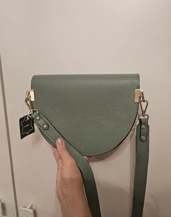 Чанти естествена кожена всяка по 35 евро