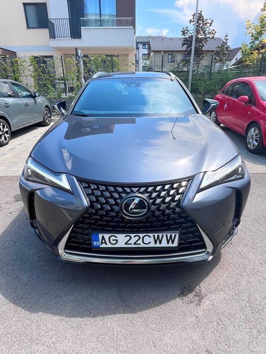 Lexus UX Echipare premium, Stare excelenta, Include TVA 21 %.