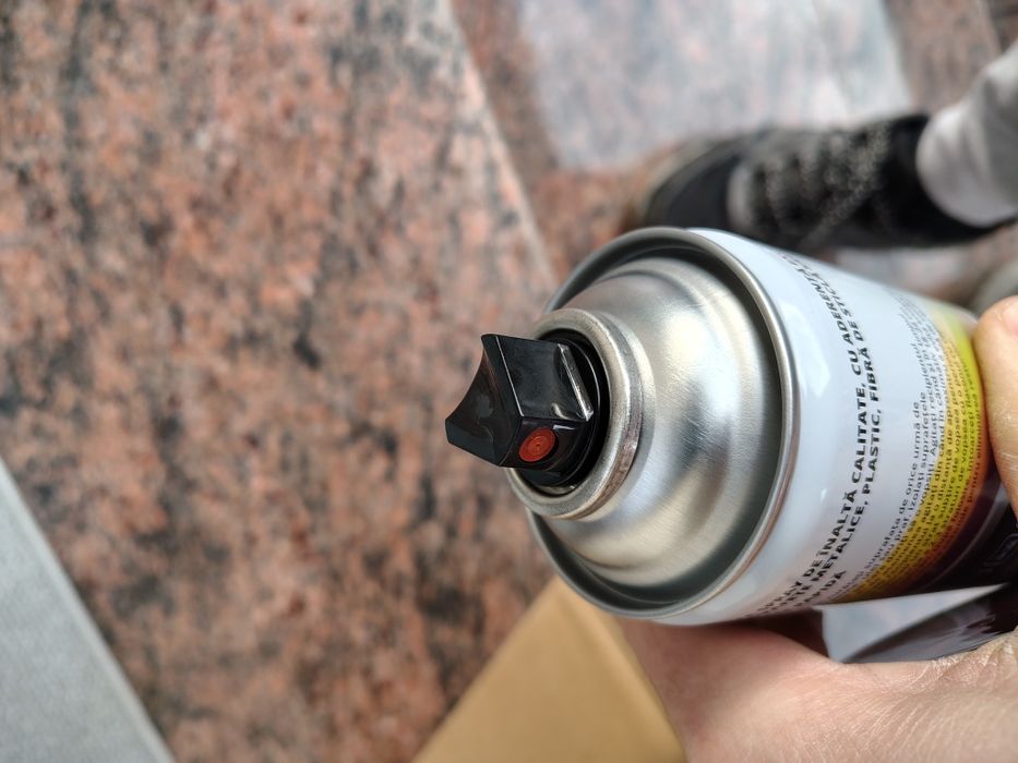 Spray vopsea maro lucios