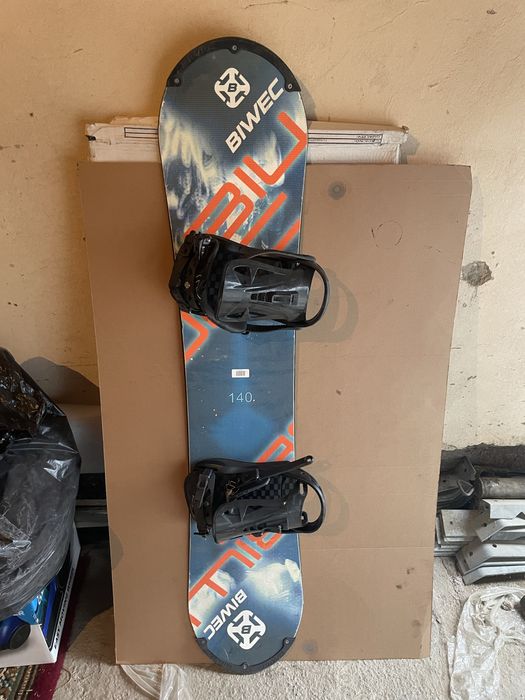 Сноуборд и ботинки