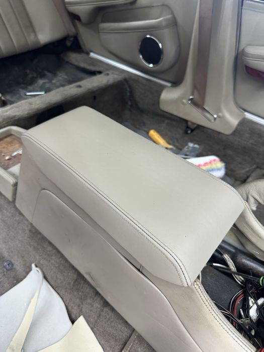 Recoditionare piele, piele crapata , sau chiar rupta avem soluția.