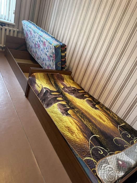 Кровати деревянные две штуки