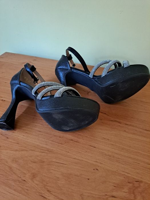 Сандали официални.