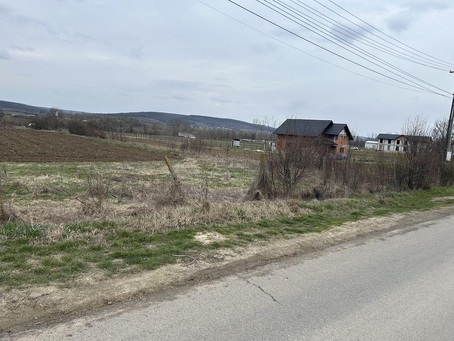 Vand teren intravilan 650m2