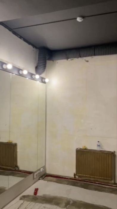 Зеркала: размер 2*1 метра, колл-во 24 шт