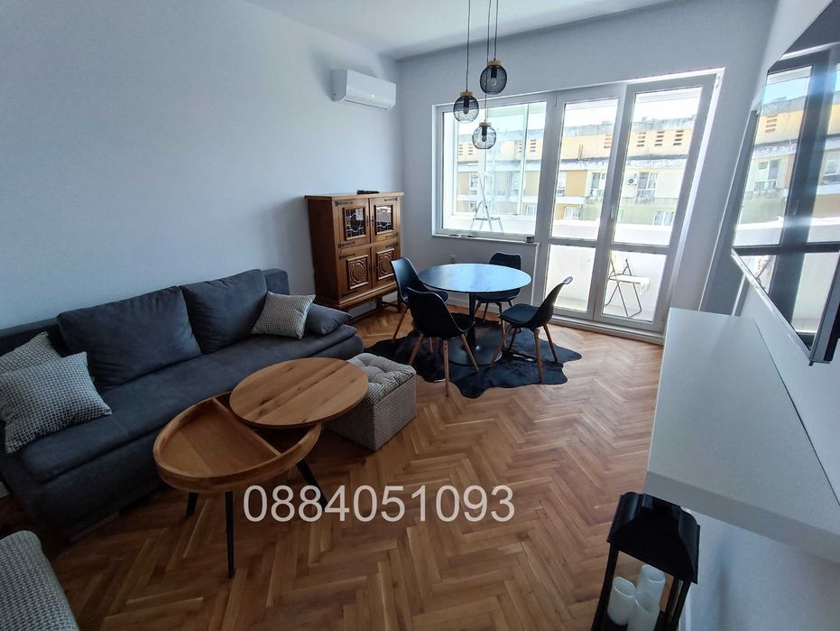 Дава се под наем Двустаен апартамент в Варна, Център - 70 кв.м за 670 € - Снимка #2