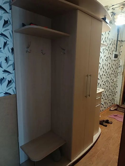 Продам гардероб шкаф коридор