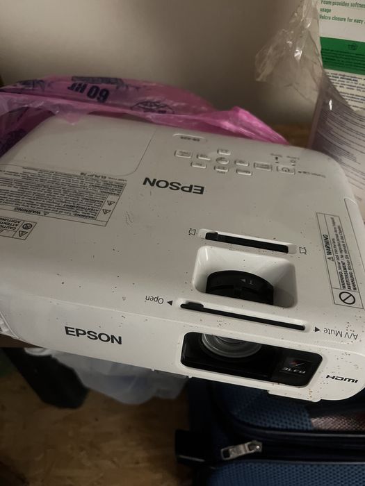 Продаю проектор на транслацию в кафе