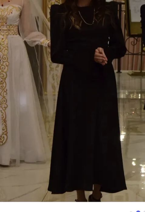 Платья вечерние