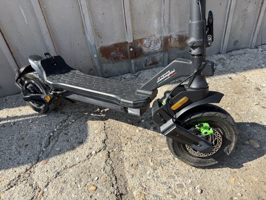 Електрическа тротинетка Lamborghini ALext Green – 500W | Почти нова
