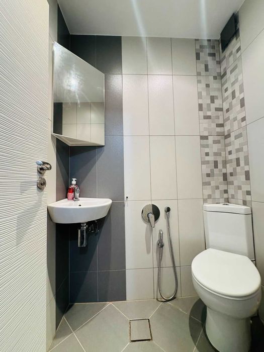 Продава се Тристаен апартамент в Бургас, Лазур - 120 кв.м за 2334 €/кв.м - Снимка #12