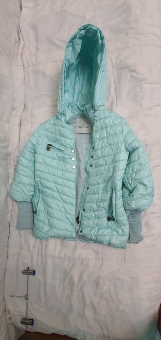 Димисезонная  куртка  для девочки L