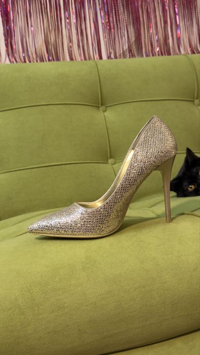 Продам туфли на шпильке