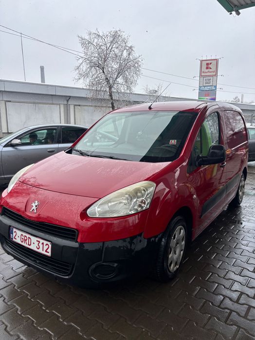 Vând Peugeot Partener