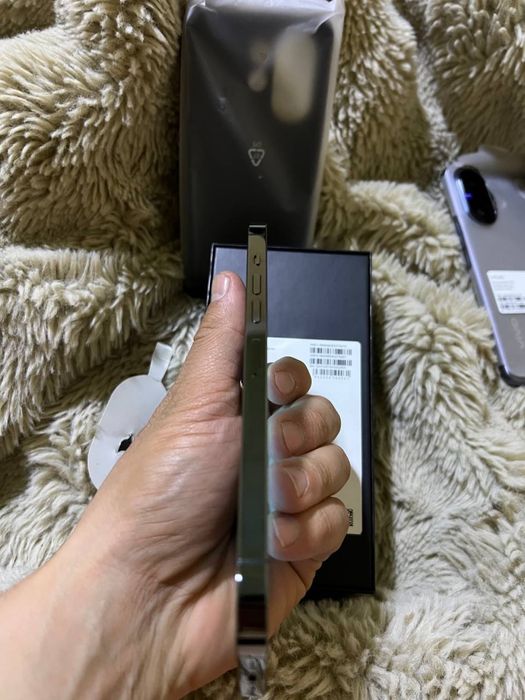 Iphone 13 promax 256 gb radnooy qirilgan chizilgan joyi yoq