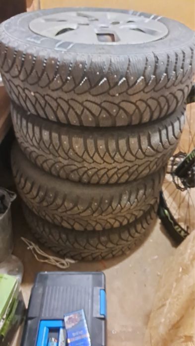 Продам комплект шин