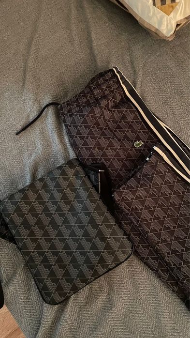 Спортивные брюки Lacoste