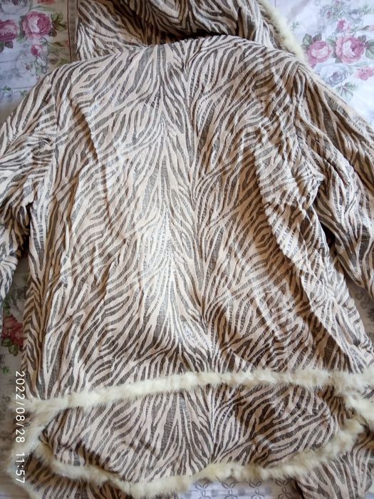 Продаётся женская демисезонная куртка.Размер 50.Ориентир ТТЗ.