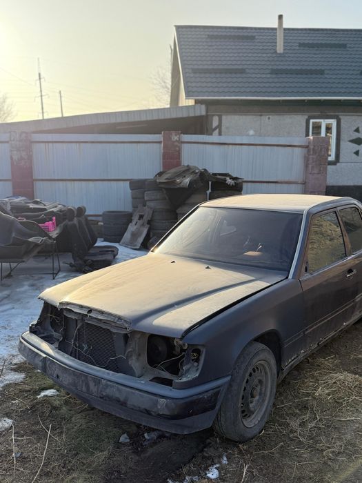 Запчасти на мерседес 124