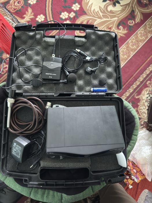 Akg 45 sport set 8 kanallik yangi holatda sotiladi 3 ta galofka bilan
